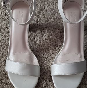 David's Bridal white open toe sandal with heel, size 6